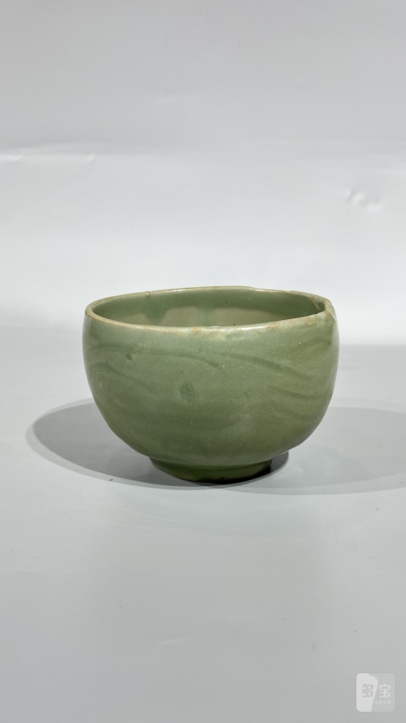 明 龙泉刻花钵 - 图2